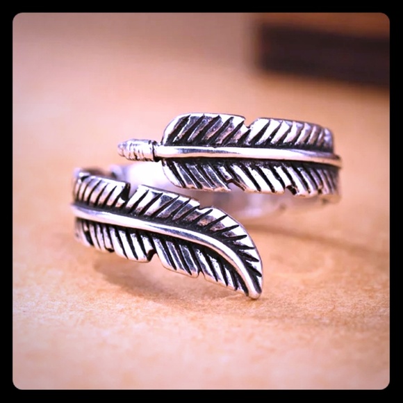 Jewelry - 💥5/$30🎁 FEATHER 925 STERLING ADJUSTABLE RING